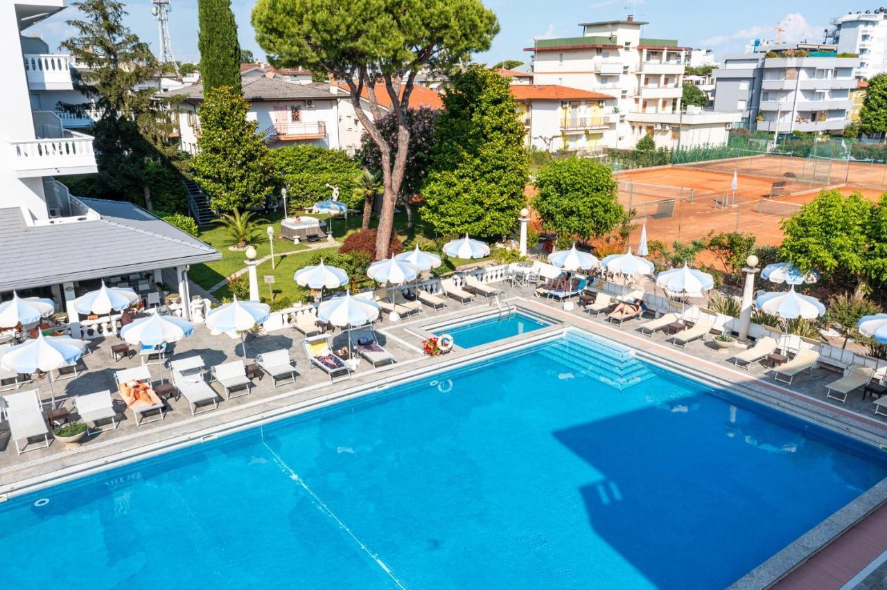 Hotel Al Cigno Lignano Sabbiadoro Eksteriør billede