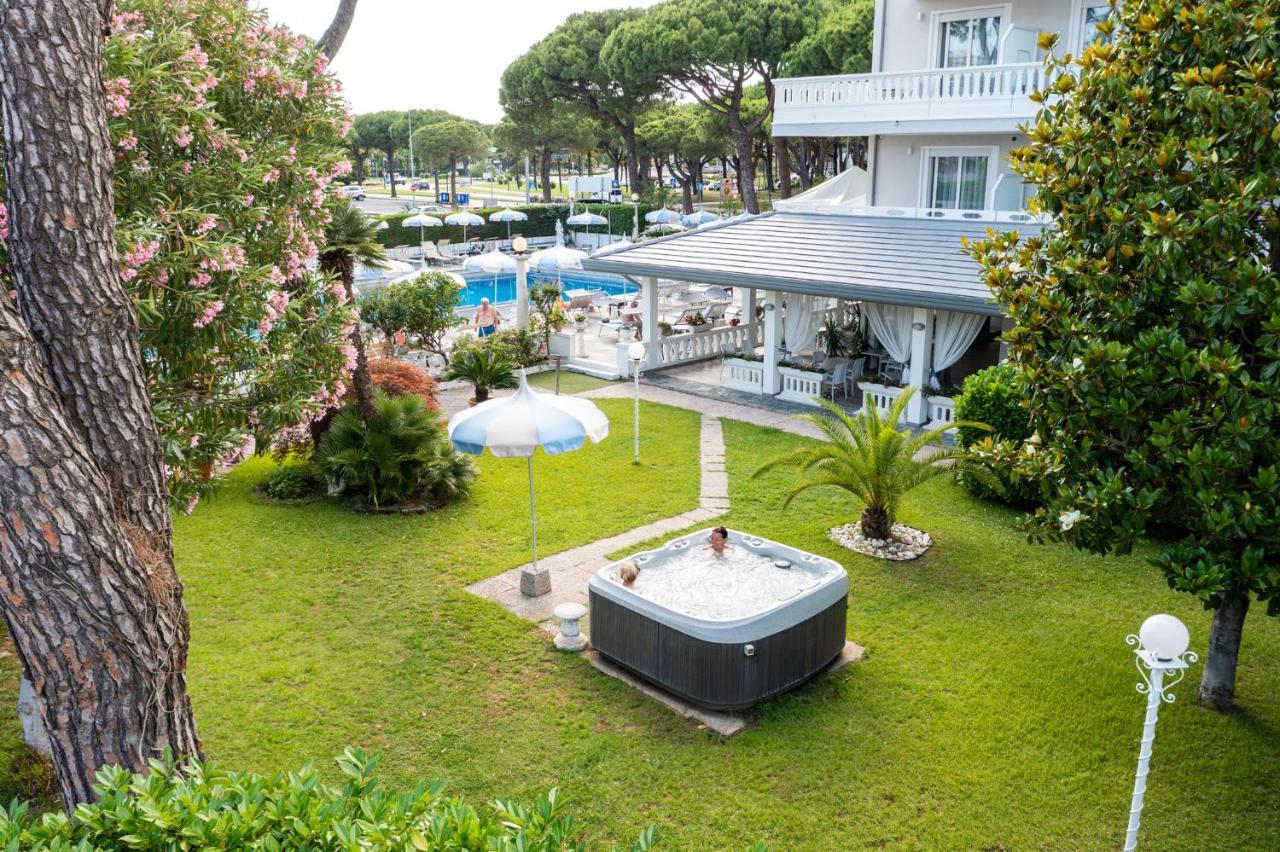 Hotel Al Cigno Lignano Sabbiadoro Eksteriør billede