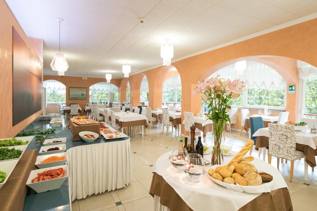 Hotel Al Cigno Lignano Sabbiadoro Eksteriør billede