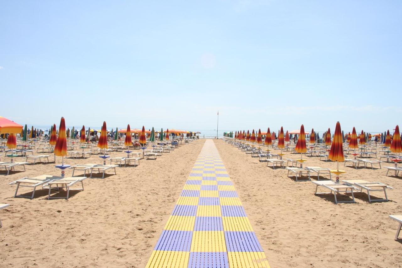 Hotel Al Cigno Lignano Sabbiadoro Eksteriør billede